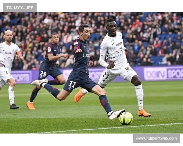 巴黎圣日耳曼3-2险胜梅斯,暴露防守问题 巴黎圣日耳曼3-2险胜梅斯,暴露防守问题