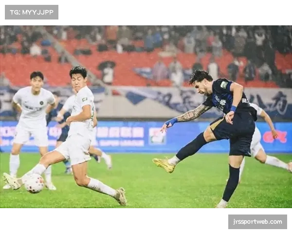 武汉三镇2-0送浙江队四轮不胜，后者保级压力骤增